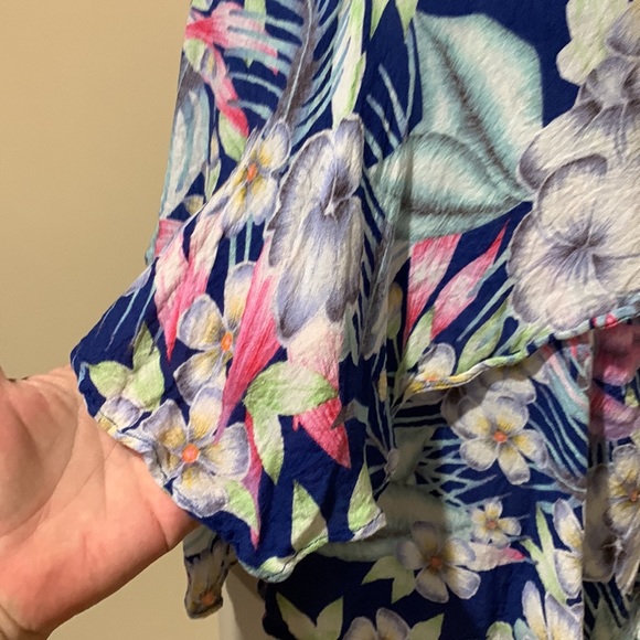 AEO top - Picture 3 of 13